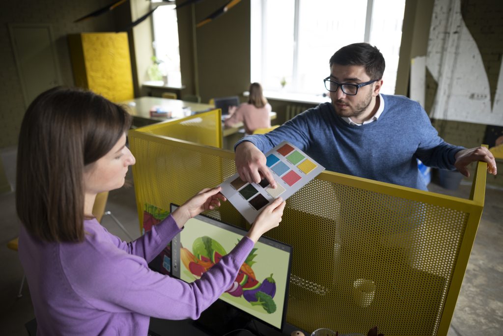 Cómo Cotizar Regalos Corporativos de Forma Inteligente: Optimizando tu Presupuesto 2025